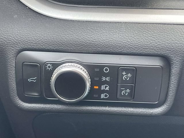 Used 2023 Ford Explorer XLT RWD image 27