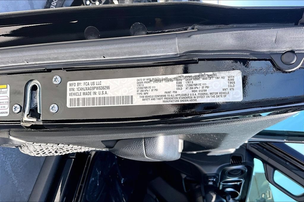 Used 2023 Jeep Wrangler Sport AWD/4WD image 17