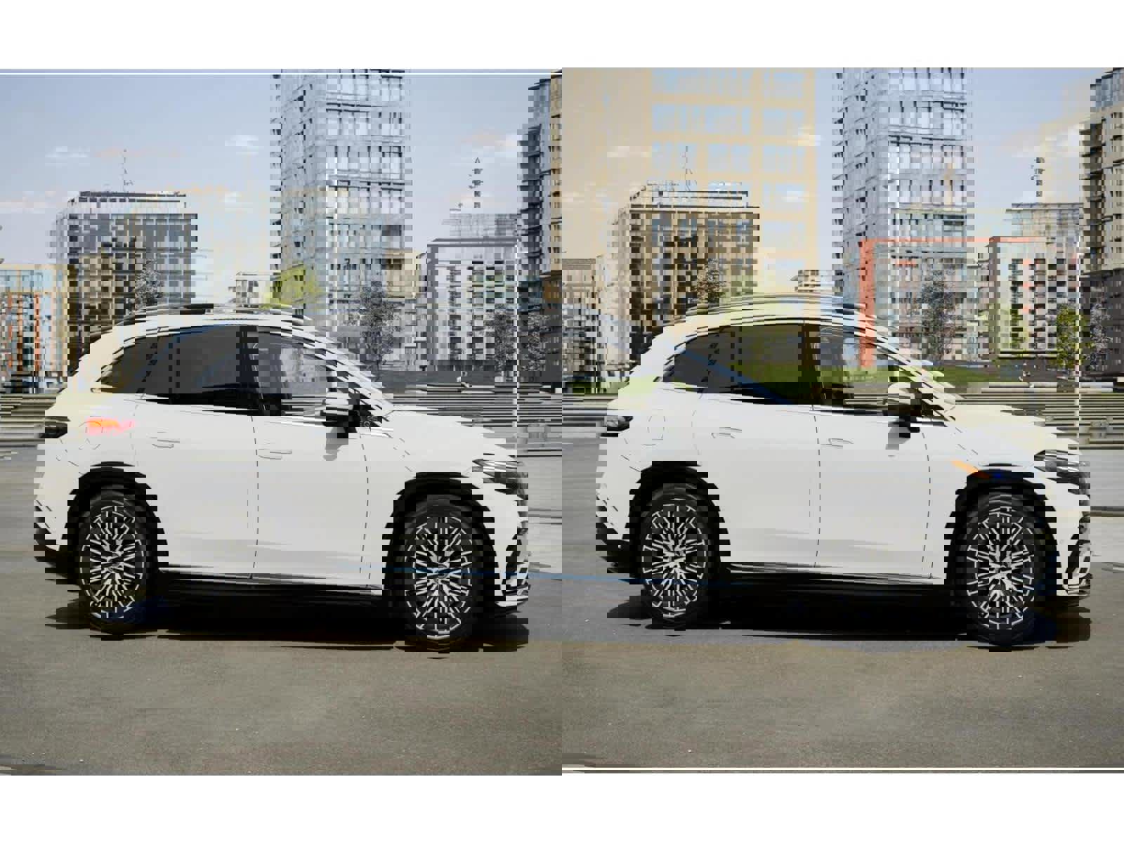 New 2026 Mercedes-Benz EQS 400 4MATIC SUV image 14