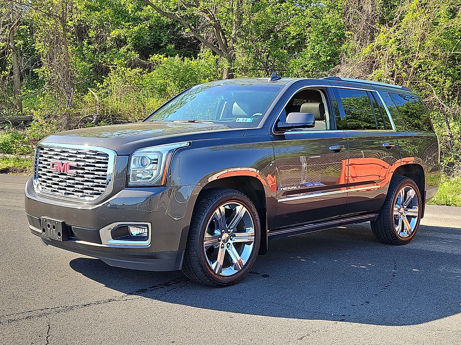 Used 2019 GMC Yukon Denali w/ Denali Ultimate Package AWD/4WD image 3