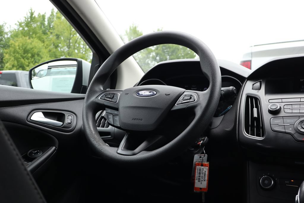 Used 2018 Ford Focus SE FWD image 34