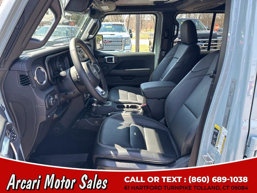 Used 2024 Jeep Wrangler Sahara w/ Safety Group image 15
