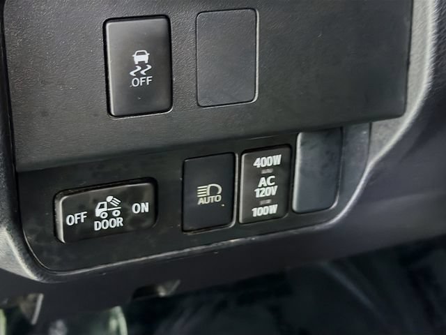 Used 2022 Toyota Tacoma TRD Off-Road AWD/4WD image 10