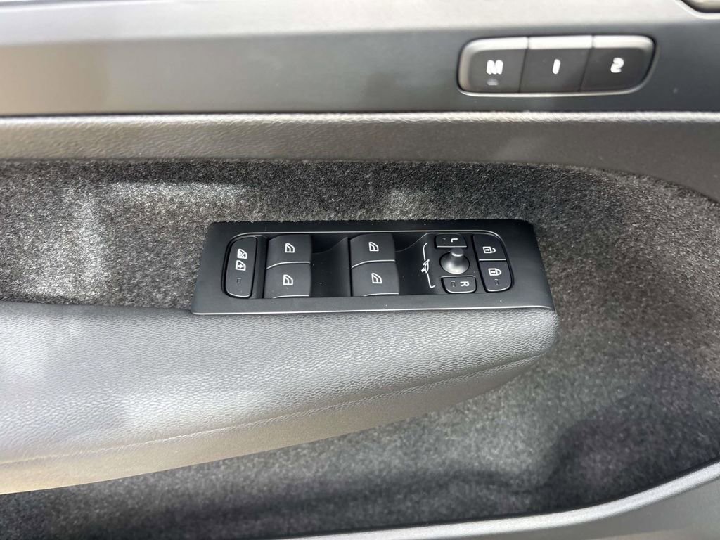 New 2026 Volvo XC40 B5 Ultra w/ Protection Package Premier image 13