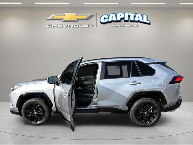 Used 2025 Toyota RAV4 SE w/ Convenience Package AWD/4WD image 9
