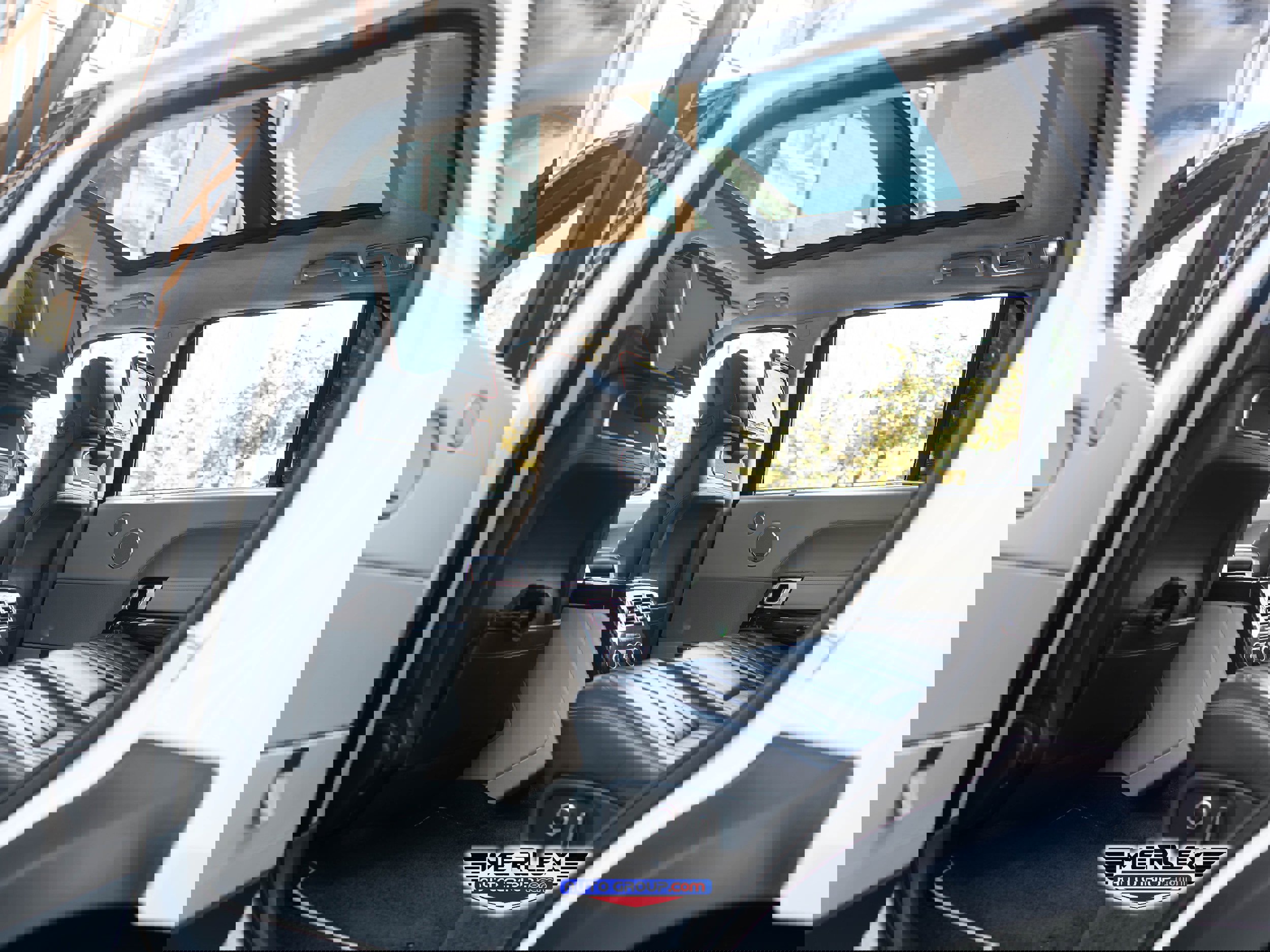 Used 2016 Land Rover Range Rover Holland & Holland image 21