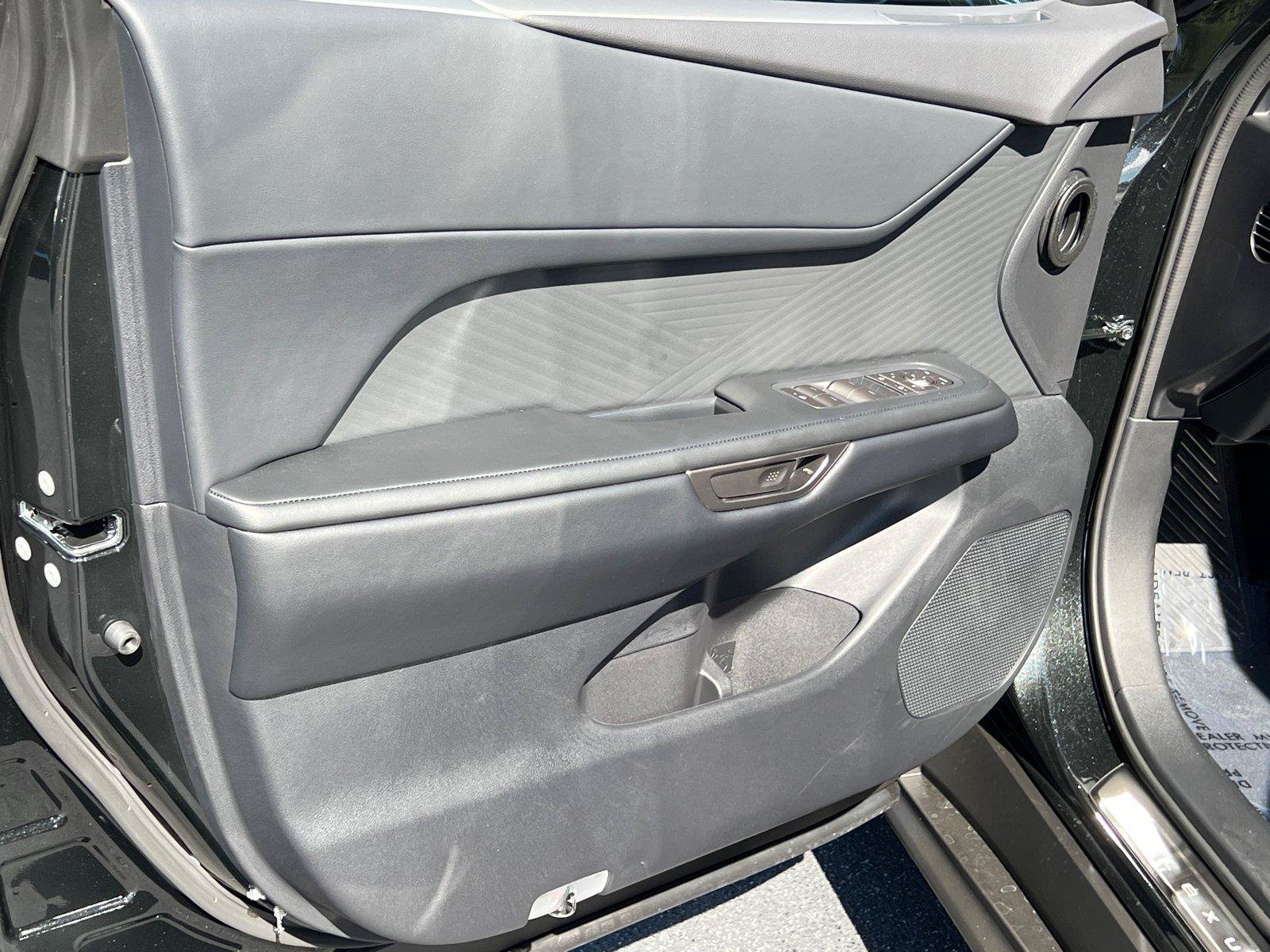 New 2026 Lexus ES 350e w/ Convenience Package FWD image 10