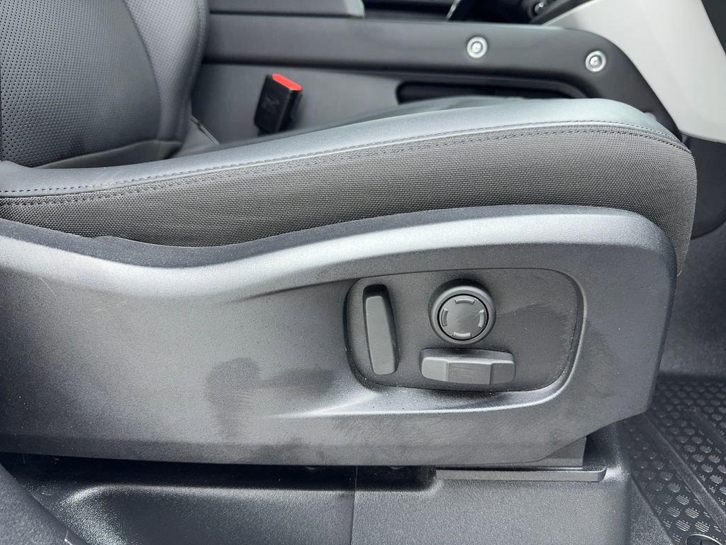 Used 2025 Land Rover Defender 110 S image 42