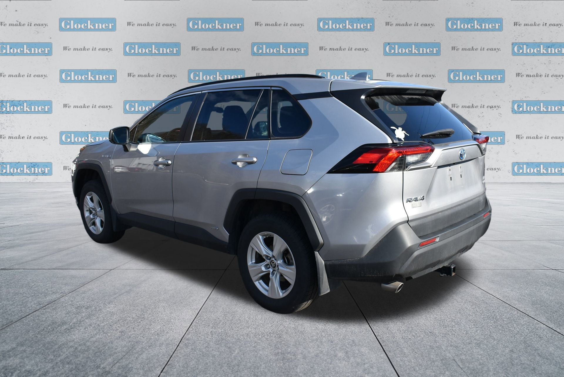 Used 2021 Toyota RAV4 LE image 8