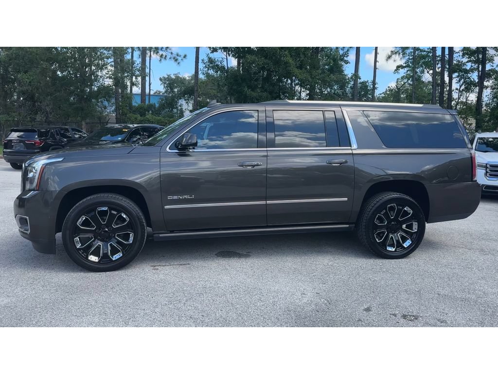 Used 2020 GMC Yukon XL Denali w/ Denali Premium Package RWD image 5