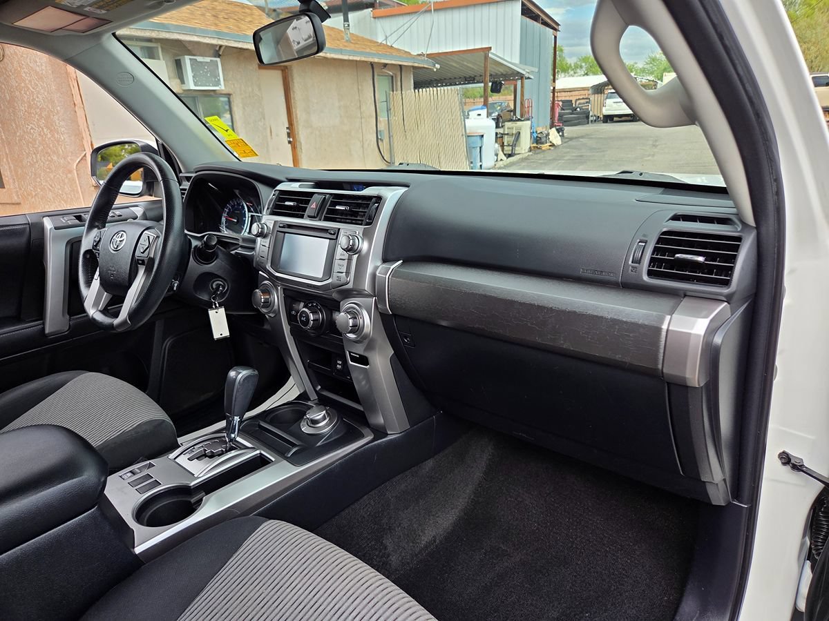 Used 2018 Toyota 4Runner SR5 AWD/4WD image 51