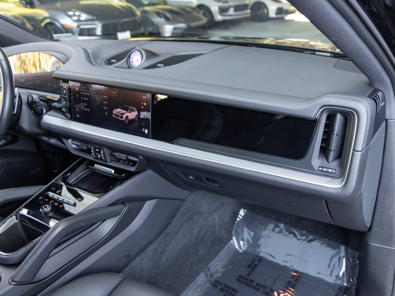 Used 2024 Porsche Cayenne Coupe AWD/4WD image 62