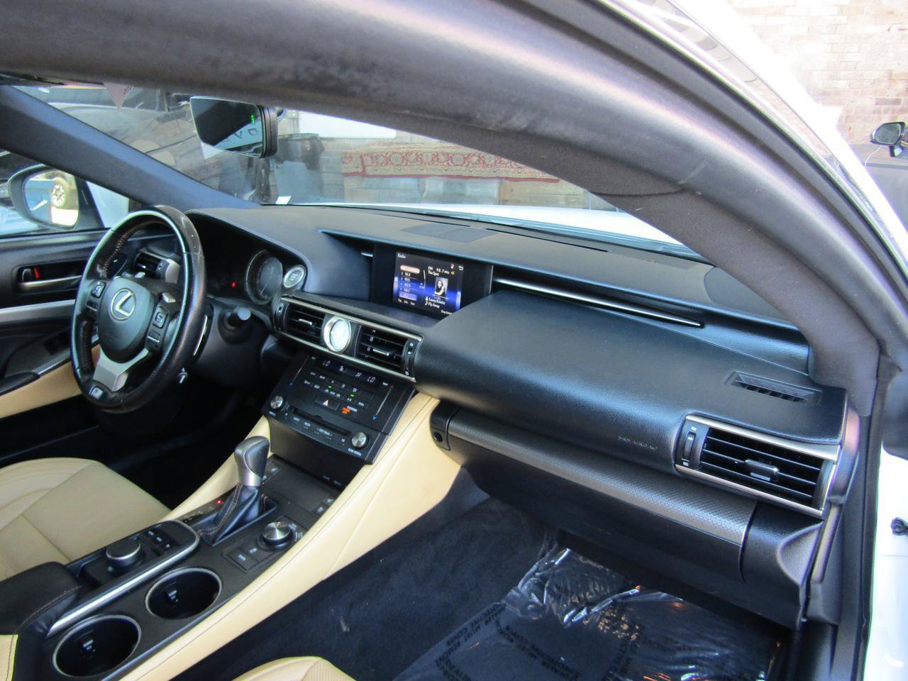 Used 2016 Lexus RC 200t RWD image 11