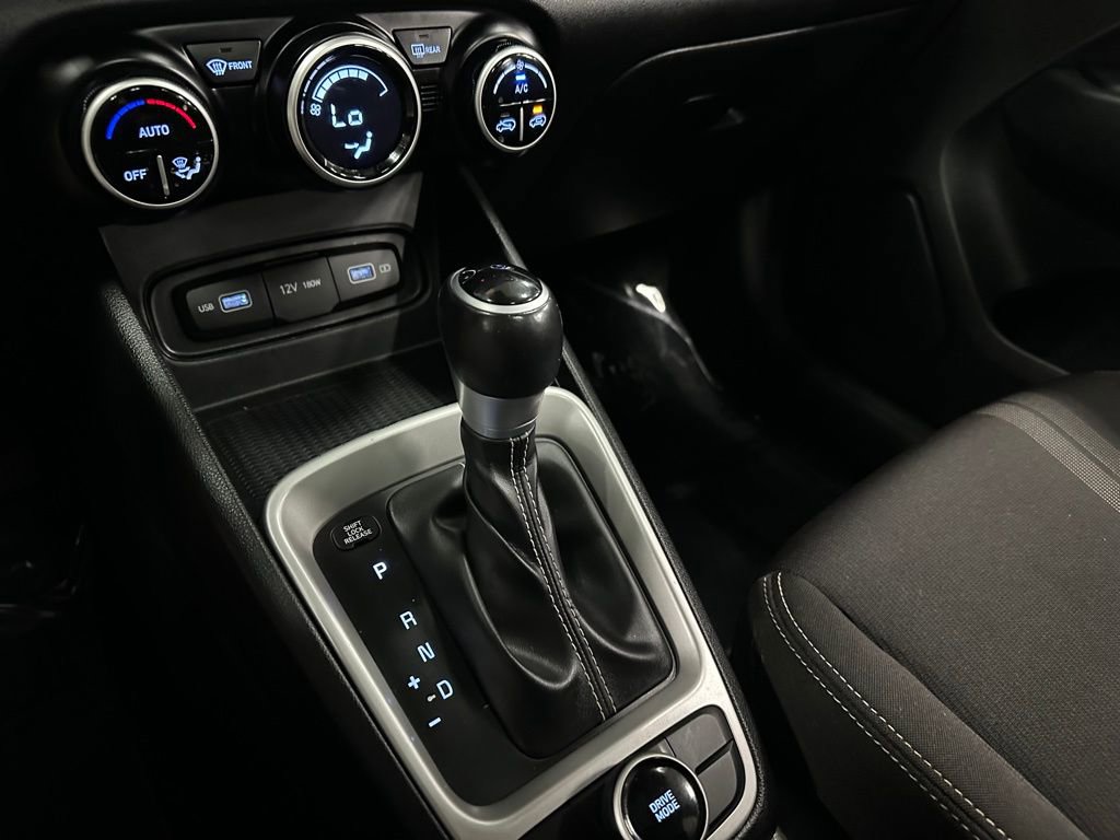 Used 2022 Hyundai Venue SEL w/ Cargo Package image 22