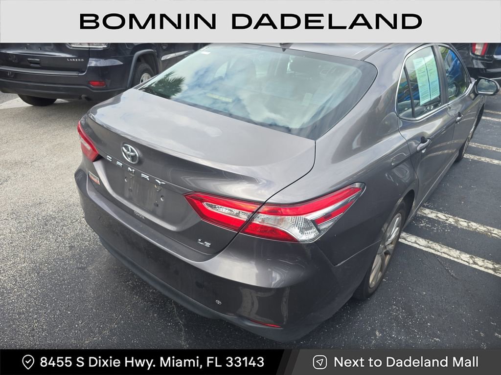 Used 2020 Toyota Camry LE image 4