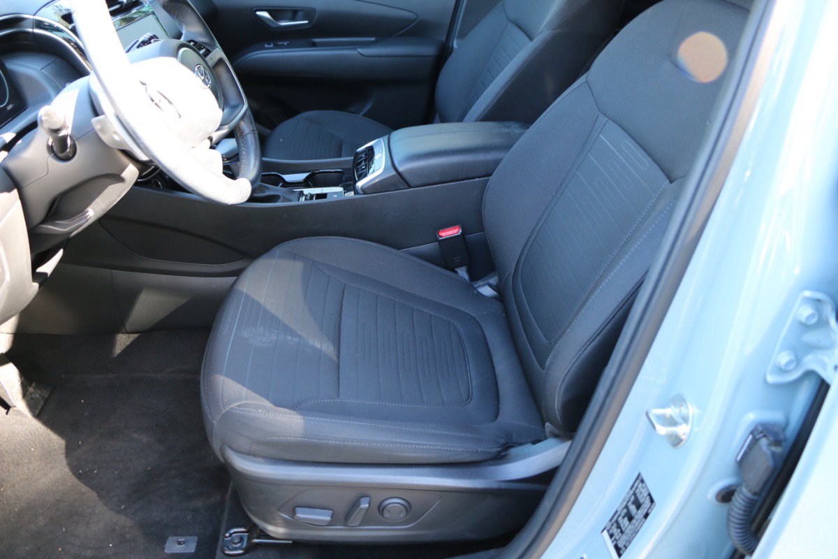 Used 2023 Hyundai Santa Cruz SEL Premium AWD/4WD image 23