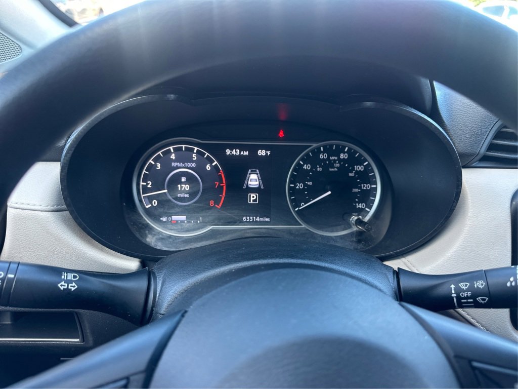 Used 2021 Nissan Versa SV image 24