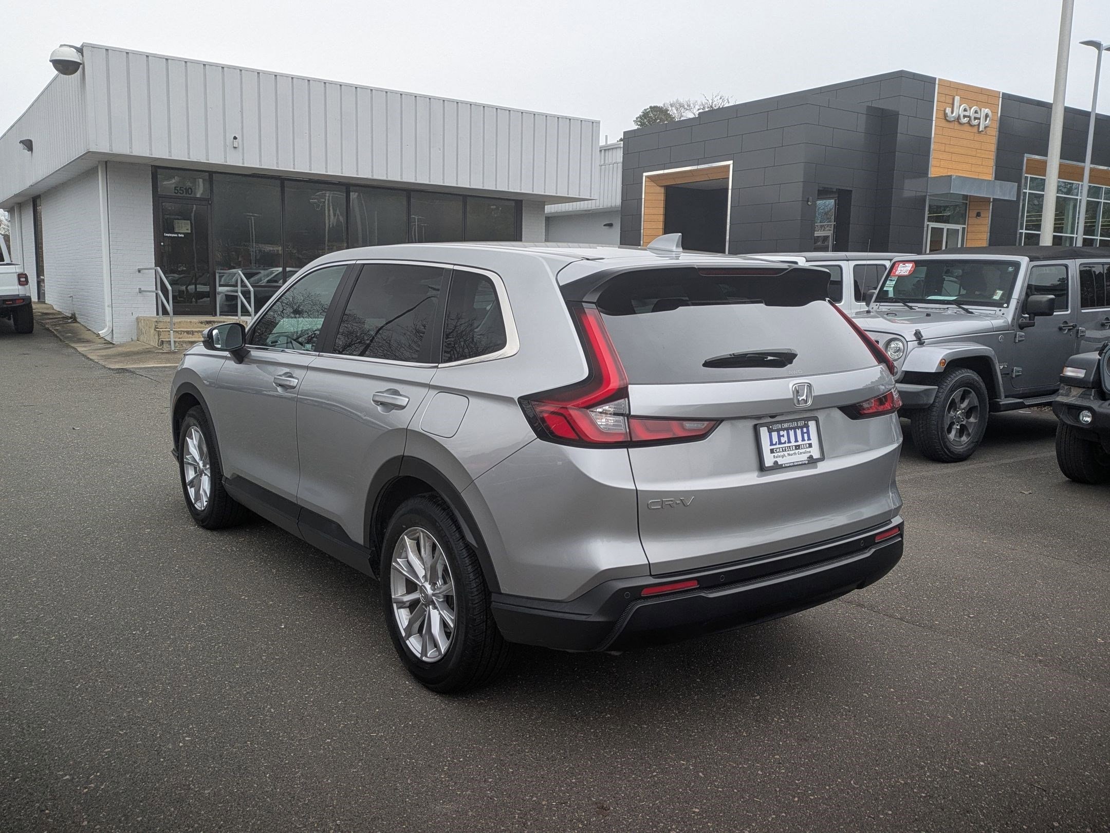 Used 2023 Honda CR-V EX-L image 7