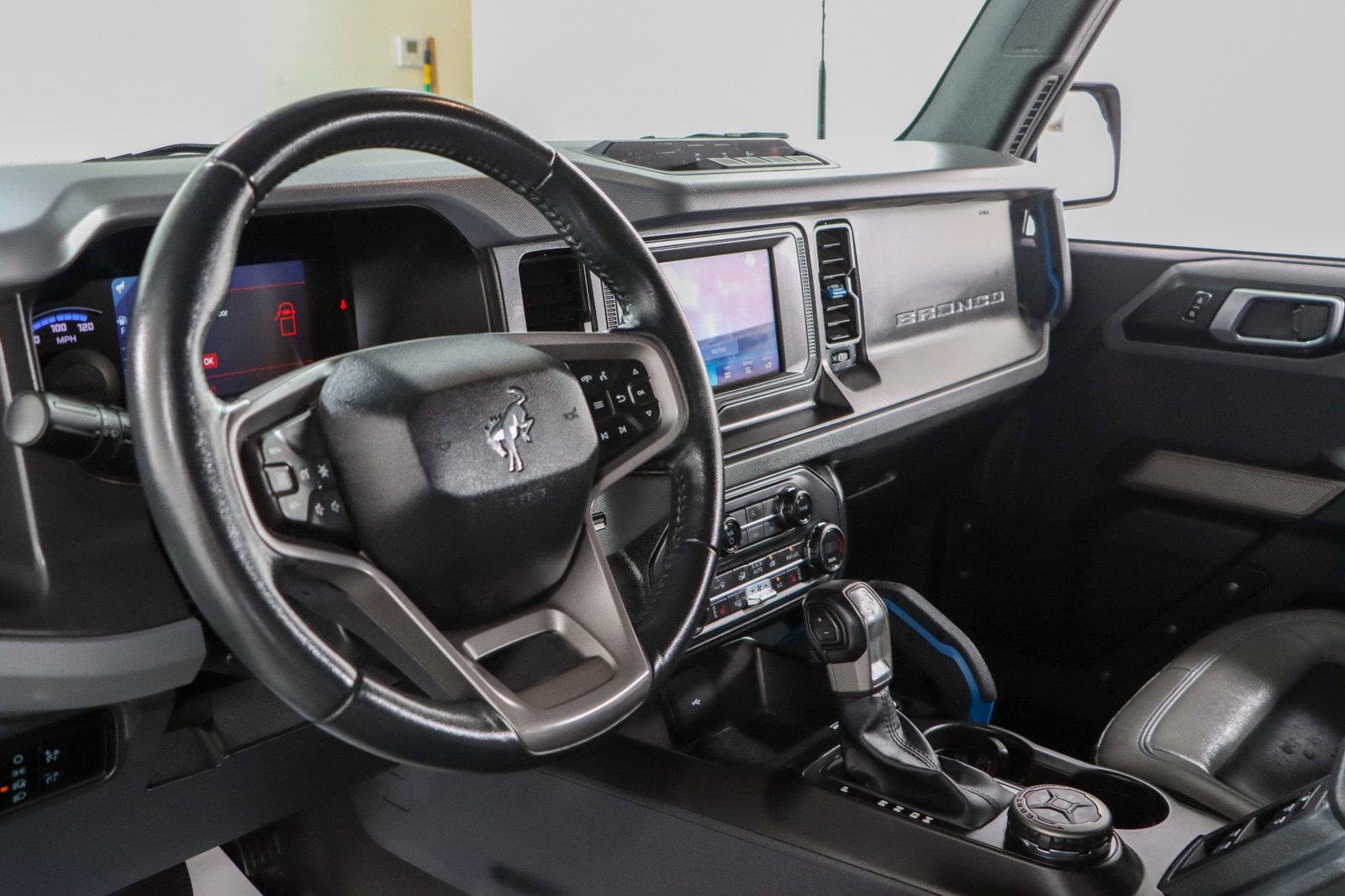 Used 2023 Ford Bronco Black Diamond AWD/4WD image 22