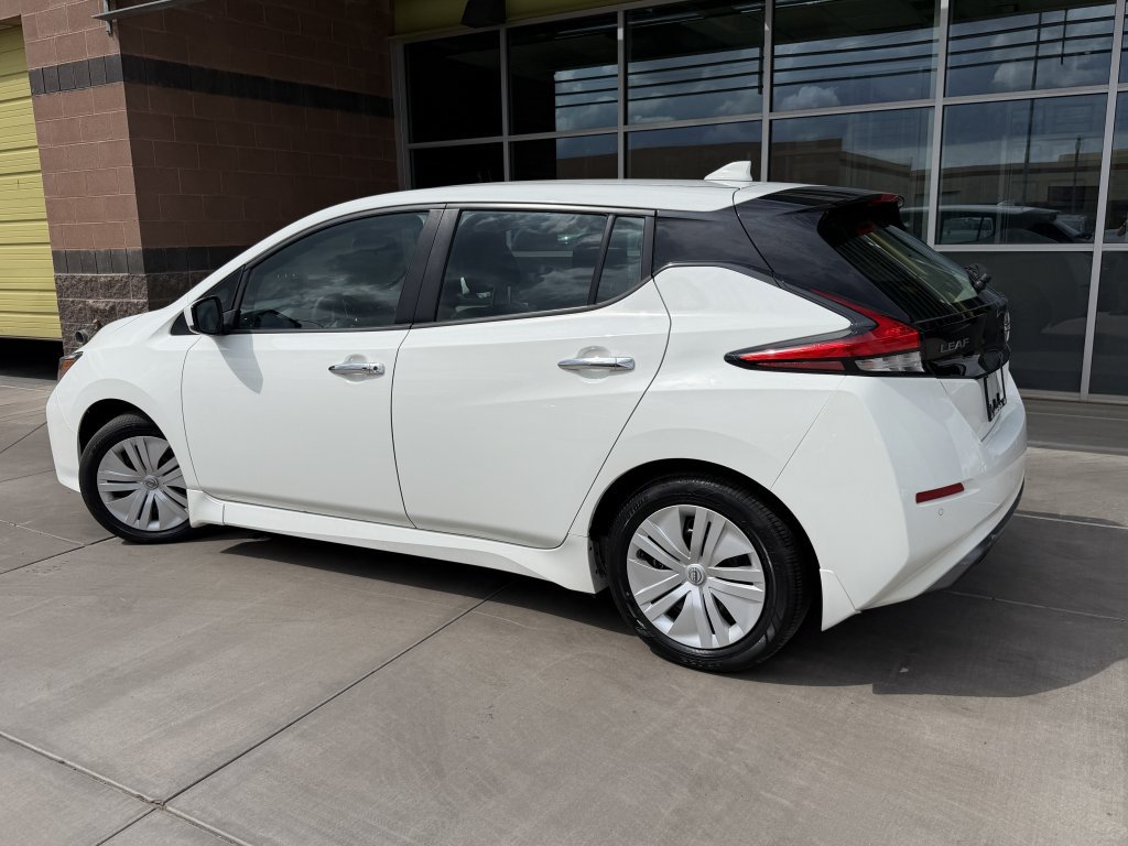 Used 2025 Nissan Leaf S FWD image 5