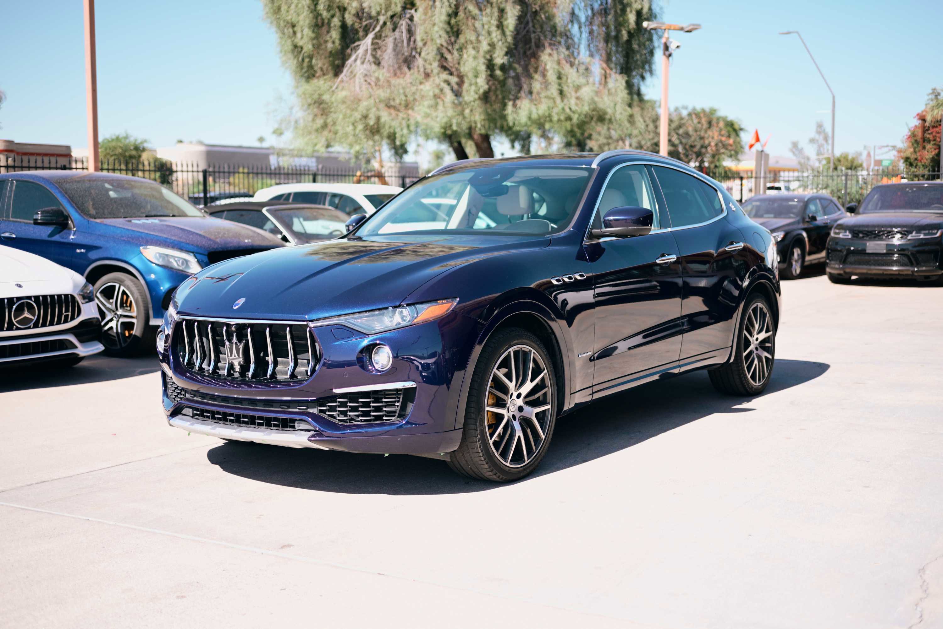Used 2019 Maserati Levante GranLusso AWD/4WD image 1