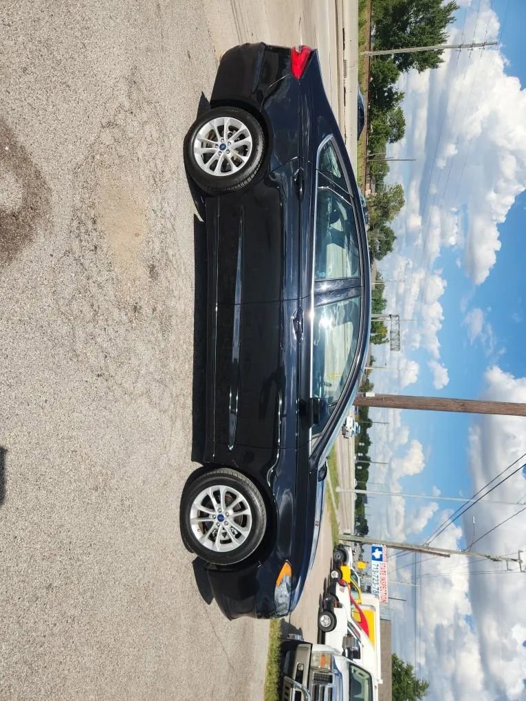 Used 2019 Ford Fusion SE image 18