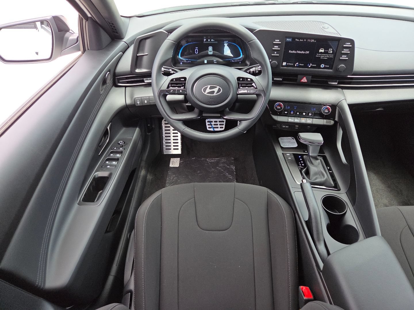 New 2026 Hyundai Elantra Sport FWD image 25