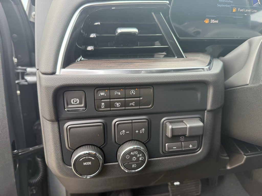 New 2026 Chevrolet Suburban LT w/ Comfort Package image 31