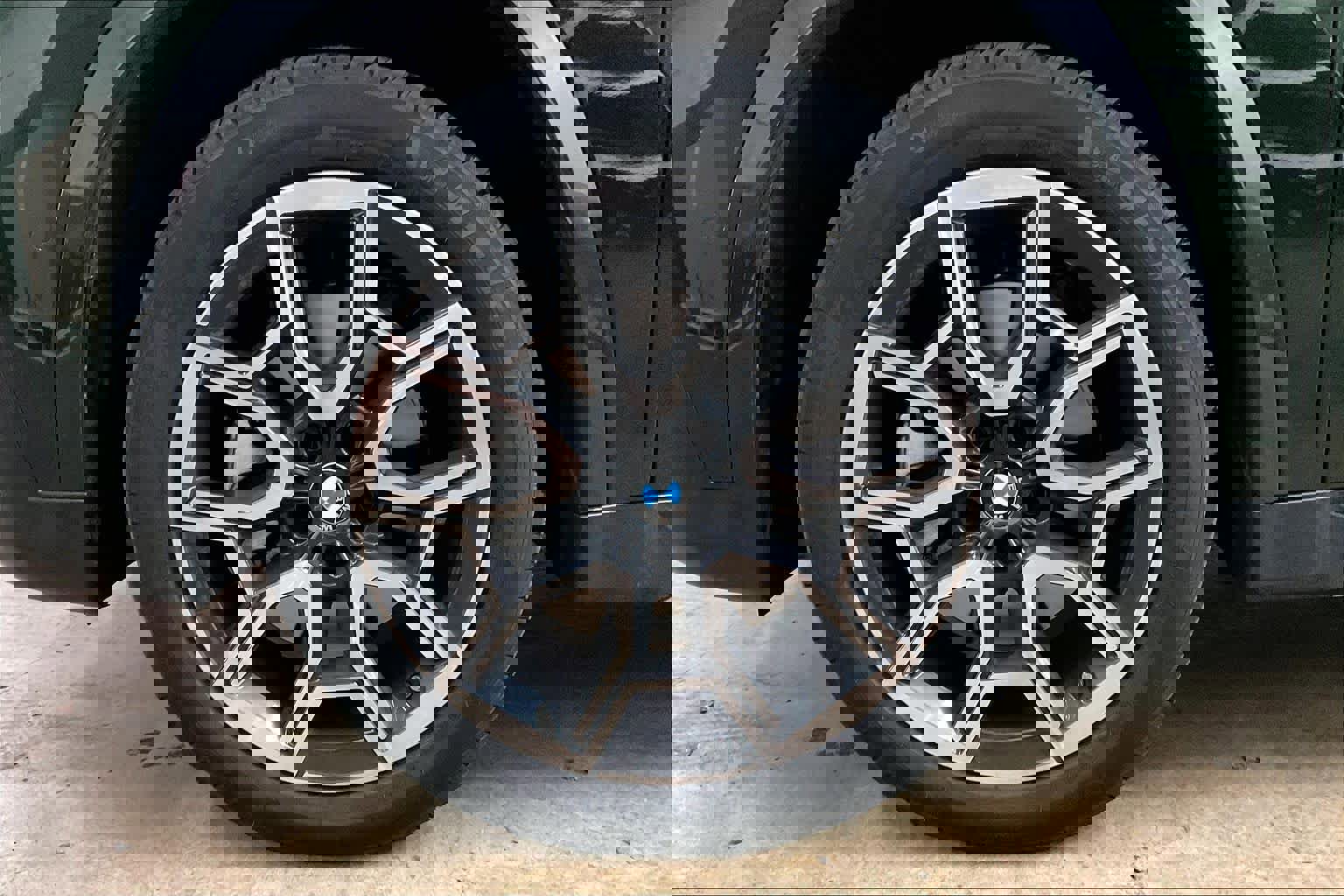 Used 2025 BMW X1 xDrive28i w/ Convenience Package image 12