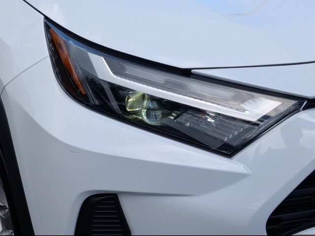 Used 2025 Toyota RAV4 XLE FWD image 9