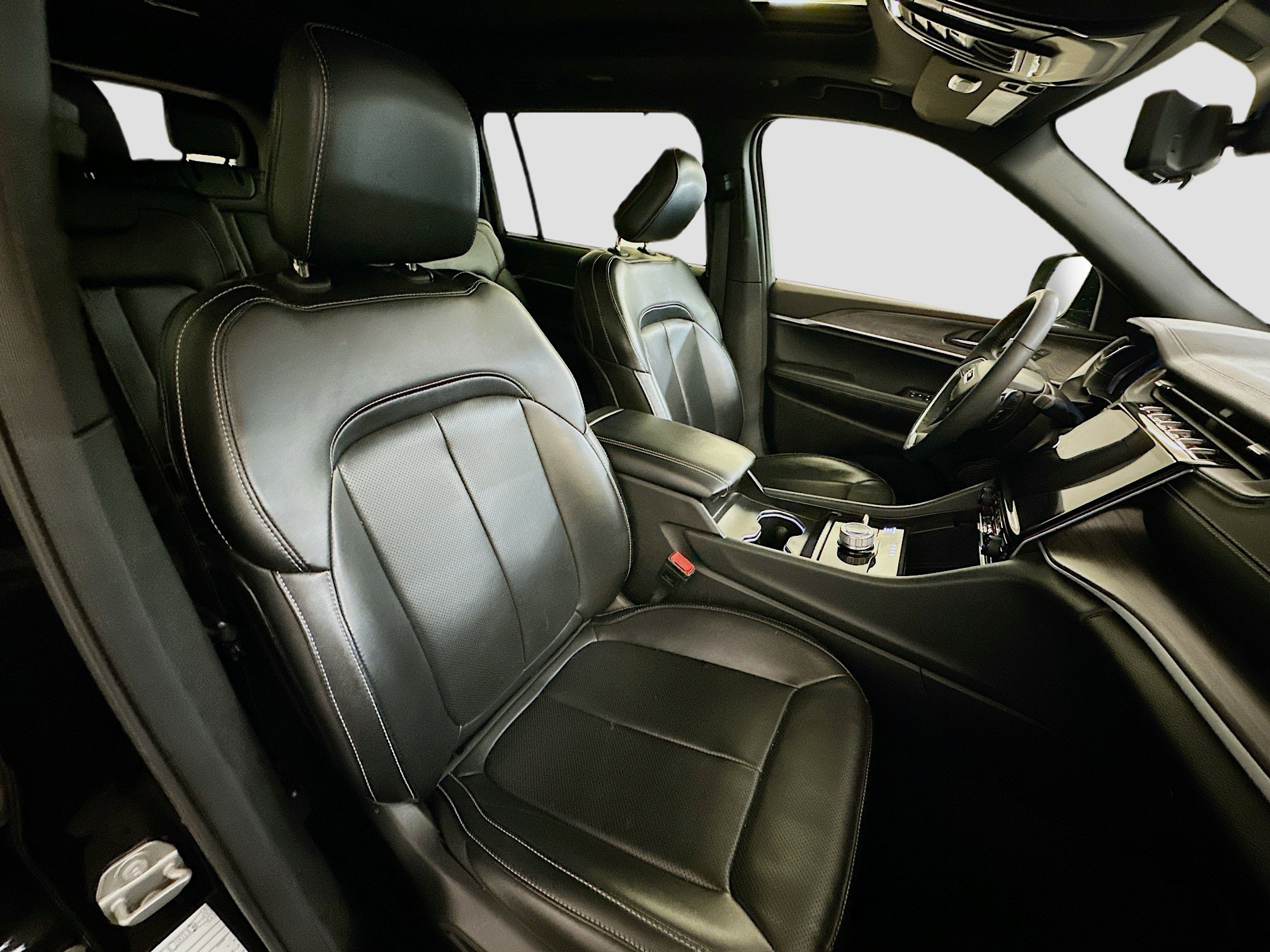 Used 2024 Jeep Grand Cherokee L Limited w/ Luxury Tech Group II image 35