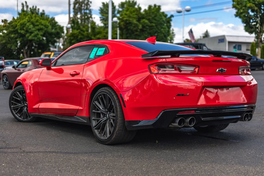 Used 2018 Chevrolet Camaro ZL1 RWD image 5
