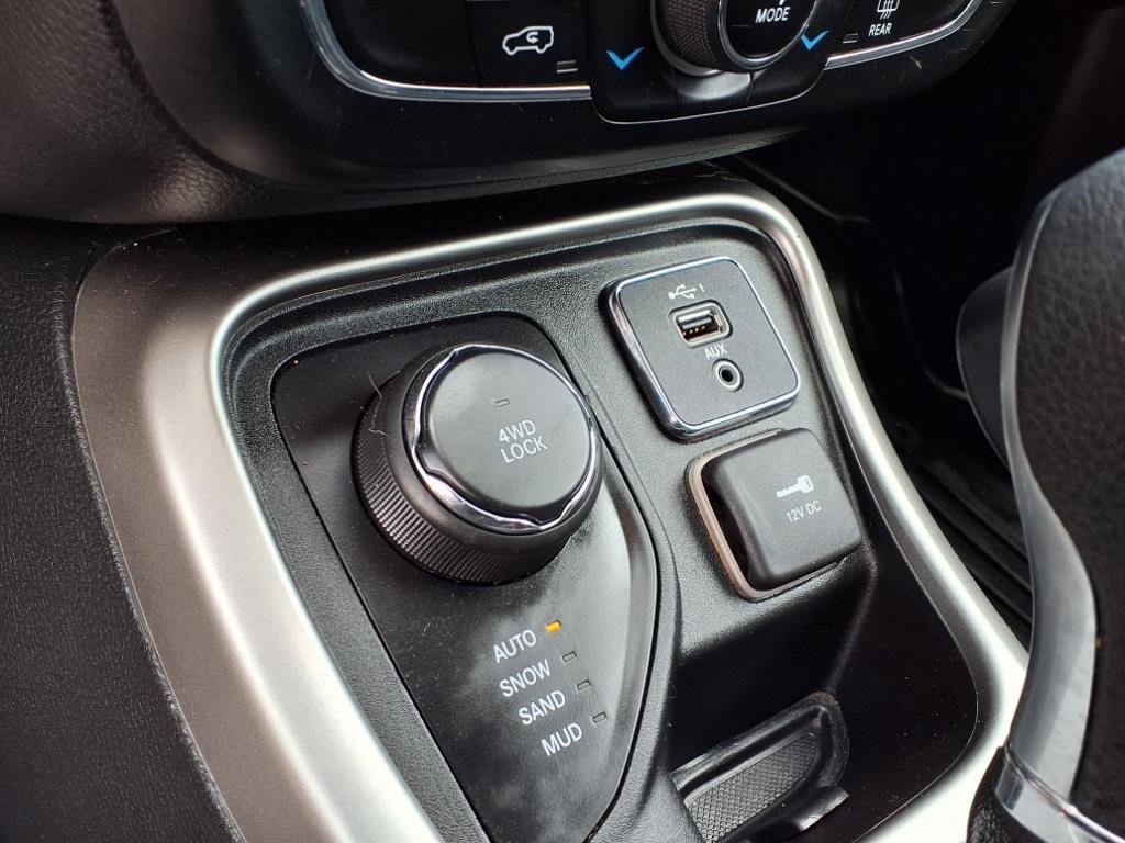 Used 2021 Jeep Compass Sport image 26