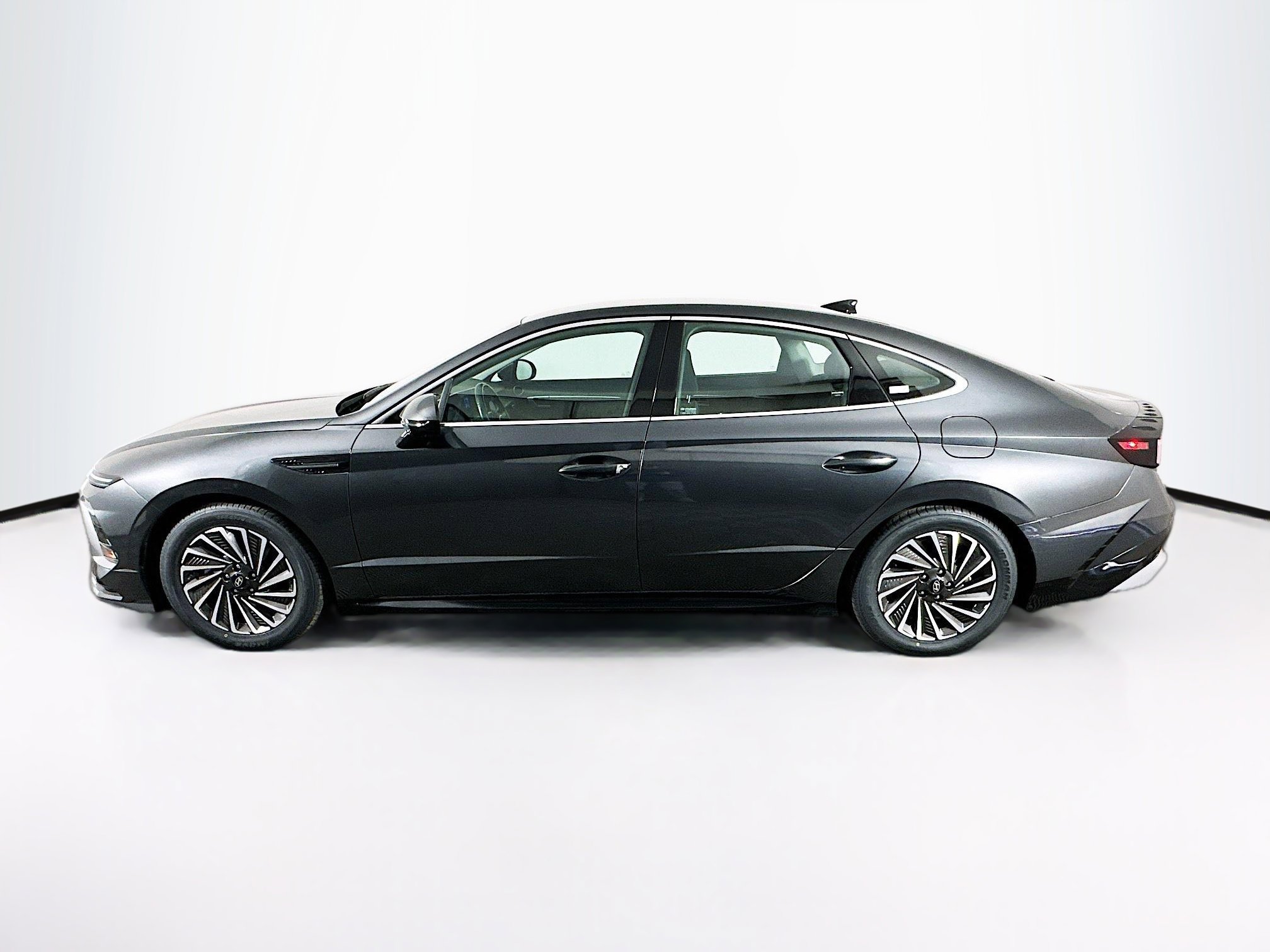 Used 2025 Hyundai Sonata SEL image 4