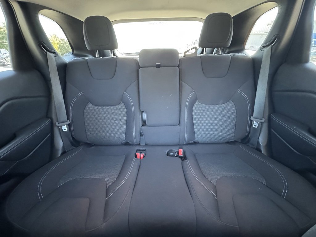 Used 2021 Jeep Cherokee Latitude image 14