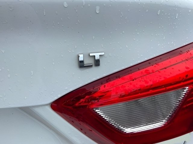 Used 2016 Chevrolet Cruze LT w/ Sun And Sound Package FWD image 9