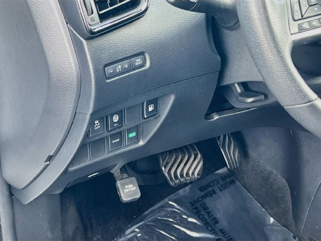 Used 2019 Nissan Rogue S w/ Special Edition Package FWD image 7