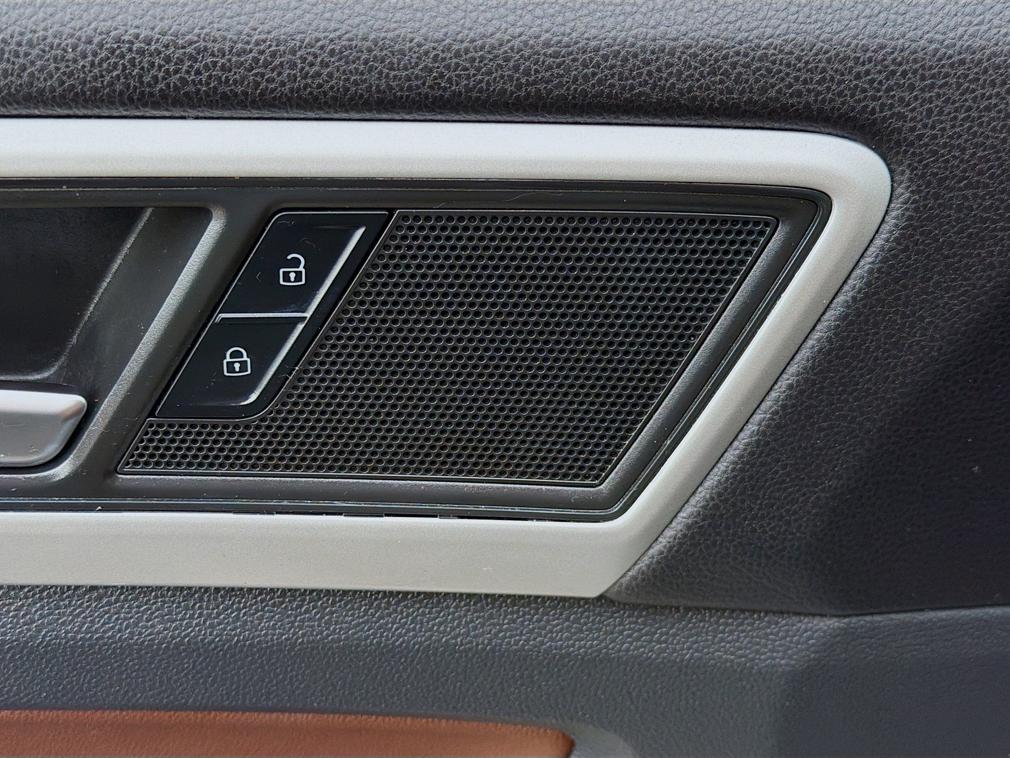 Used 2021 Volkswagen Atlas SE w/ Panoramic Sunroof Package FWD image 24