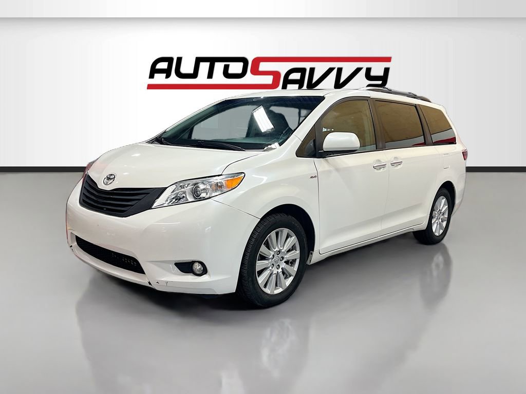 Used 2017 Toyota Sienna XLE image 3