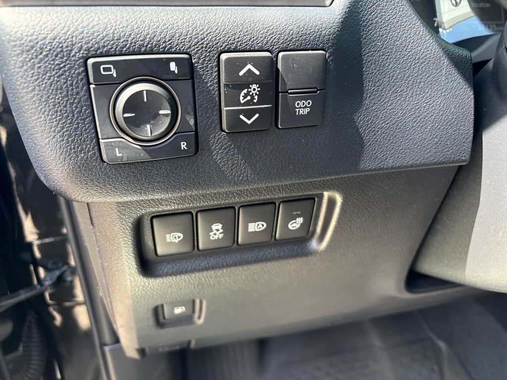 Certified 2023 Lexus GX 460 Premium w/ Accessory Package AWD/4WD image 13