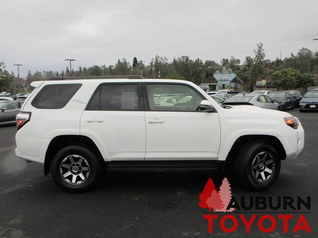 Certified 2024 Toyota 4Runner TRD Off-Road Premium image 3