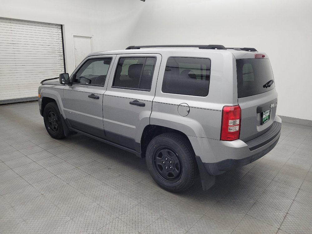 Used 2017 Jeep Patriot Sport FWD image 3