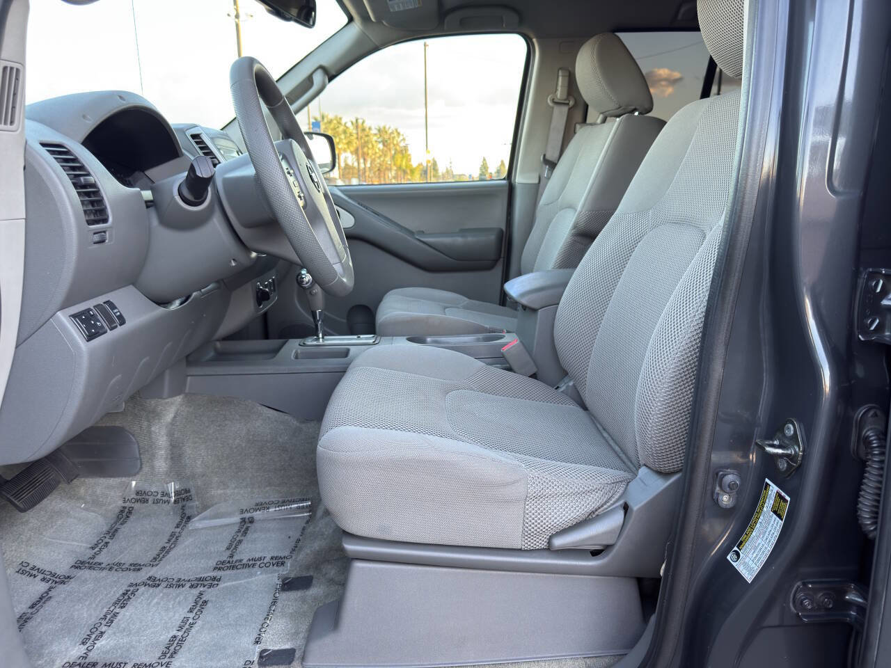 Used 2012 Nissan Frontier SV w/ SV Premium Utility Pkg AWD/4WD image 9