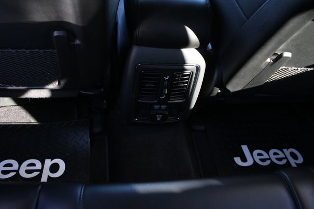 Used 2019 Jeep Grand Cherokee Limited w/ Trailer Tow Group IV AWD/4WD image 25