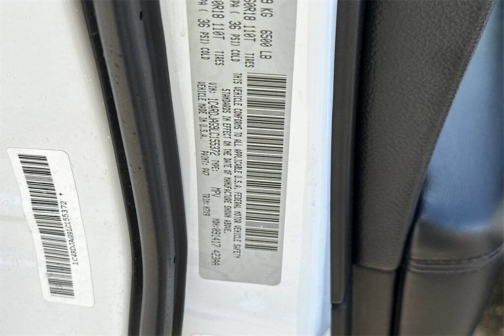 Used 2020 Dodge Durango SXT image 31