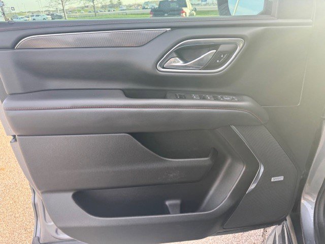 Used 2022 Chevrolet Tahoe RST w/ Luxury Package AWD/4WD image 11