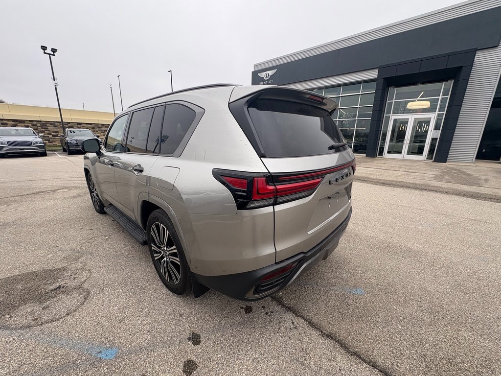 Used 2025 Lexus LX 700h Luxury image 9
