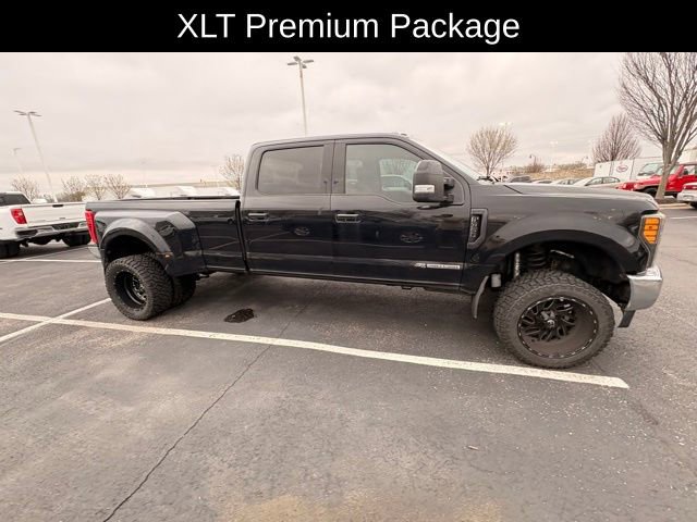 Used 2017 Ford F350 XLT w/ XLT Premium Package image 4