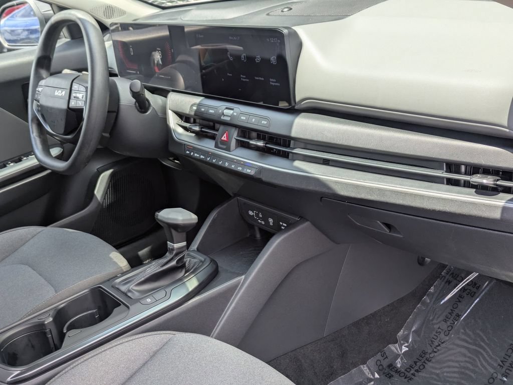 Used 2025 Kia K4 FWD image 31