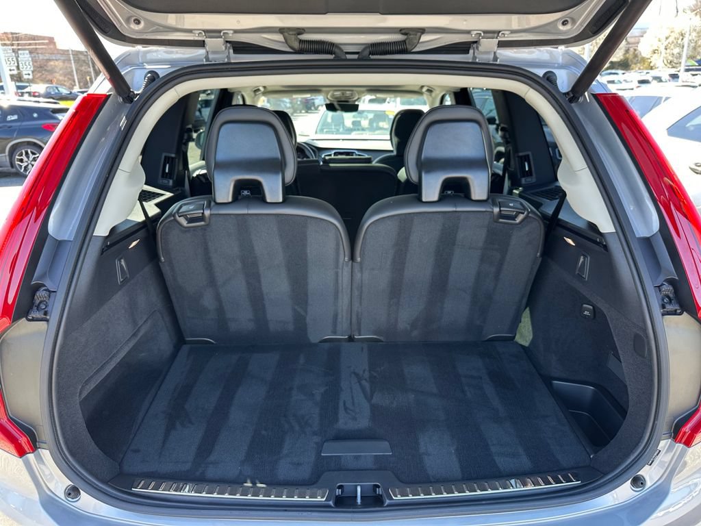 Used 2025 Volvo XC90 B5 Core AWD/4WD image 28